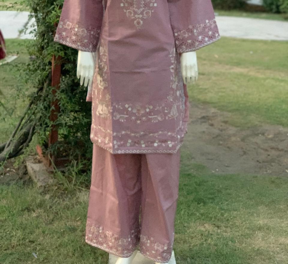SAME THREAD 3PC COTTON EMBROIDRID WITH PRINTED DUPATTA.
