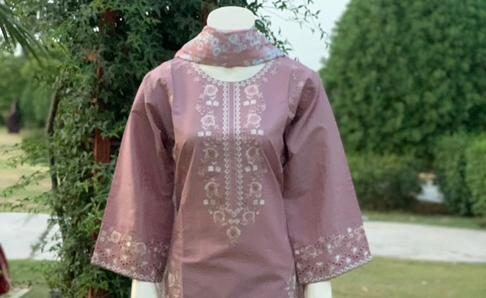 SAME THREAD 3PC COTTON EMBROIDRID WITH PRINTED DUPATTA.