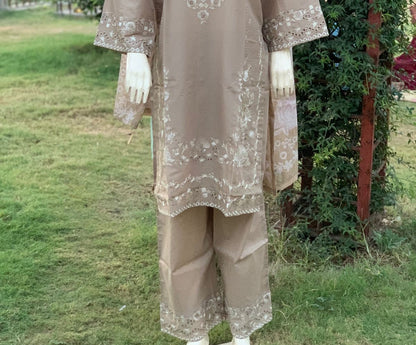 SAME THREAD 3PC COTTON EMBROIDRID WITH PRINTED DUPATTA.