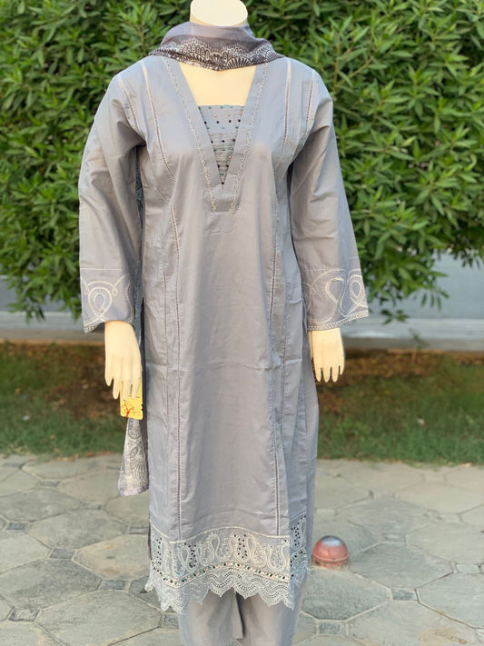DAMAN BORING 3PC EMBROIDERIED COTTAN  WITH PRINTED DUPPATA.